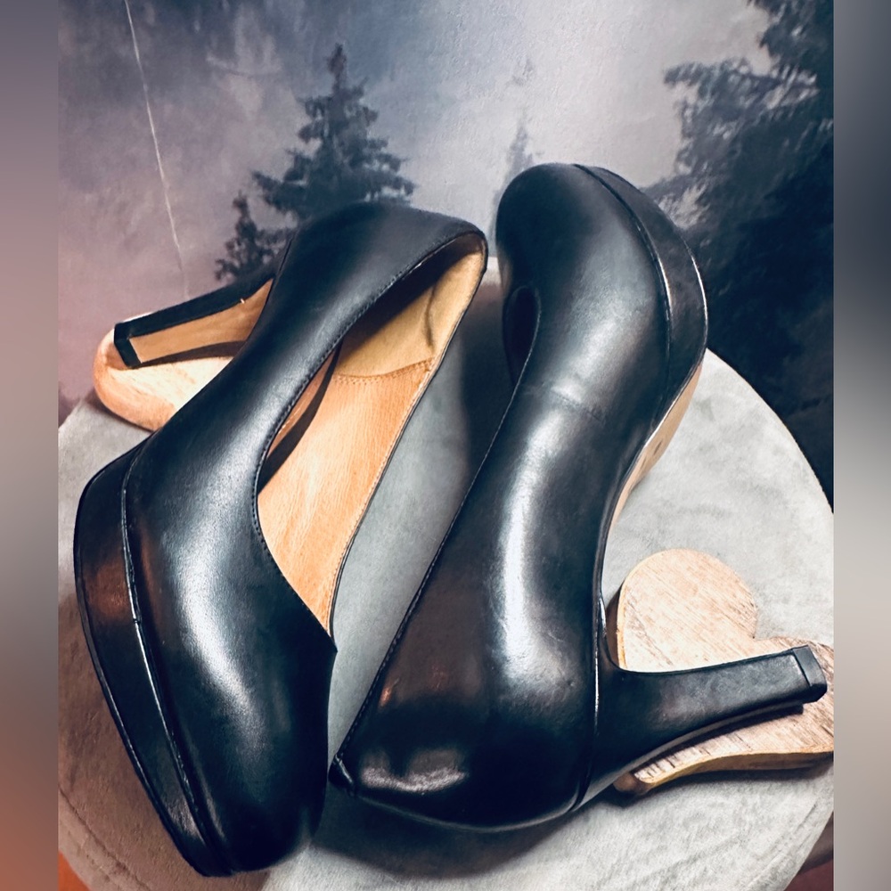 Clarks Black Leather Platform Pumps with Stacked Heel